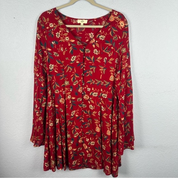 entro Dresses & Skirts - Entro Soft Red Floral Bell Sleeves Dress Large
